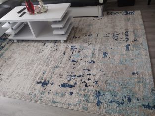 Area rug 7×10